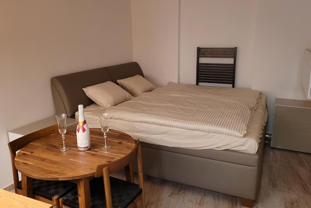 Luxusni Apartman Nedaleko Centra Прага Экстерьер фото